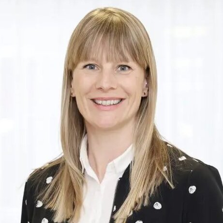 Portraitaufnahme von Martina Zimmermann, Managerin am Institute of Brand Logic in Innsbruck, Tirol